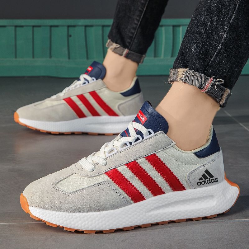ADIDAS: καλοκαιρινά αθλητικά παπούτσια, αναπνέοντα και μαλακά