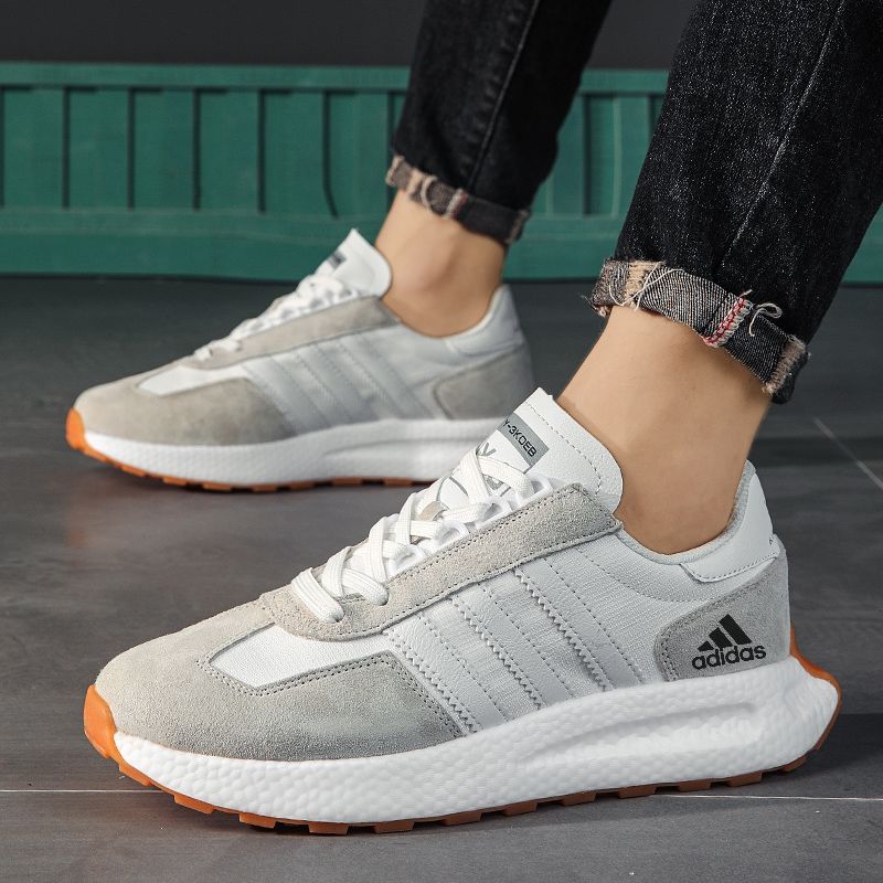ADIDAS: καλοκαιρινά αθλητικά παπούτσια, αναπνέοντα και μαλακά