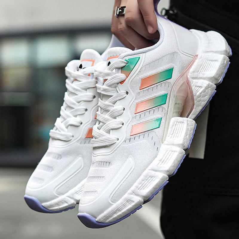 Ανδρικά παπούτσια Adidas με μαλακή σόλα και άνετη αντικραδασμική προστασία.