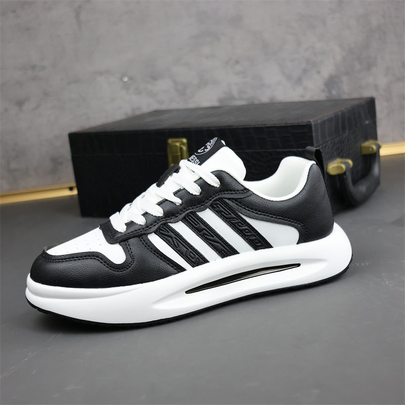 Λευκά παπούτσια καθημερινής χρήσης της Adidas με μαλακή σόλα