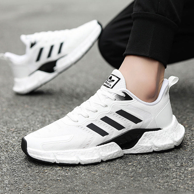 Ανδρικά παπούτσια Adidas με μαλακή σόλα και άνετη αντικραδασμική προστασία.